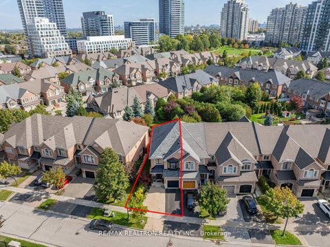 Photo 39 at 136 Kingsbridge Circle, Beverley Glen, Vaughan