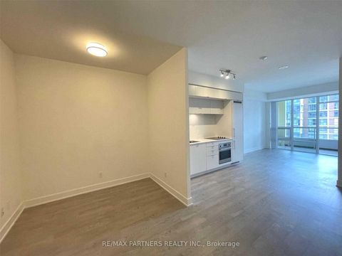 Photo 4 at 716 - 38 Cameron Street, Chinatown, Toronto