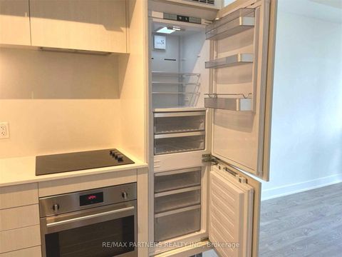 Photo 6 at 716 - 38 Cameron Street, Chinatown, Toronto