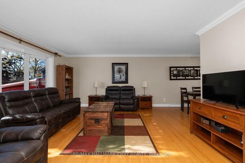 Photo 3 at 36 Grove Street E, Wellington, Barrie