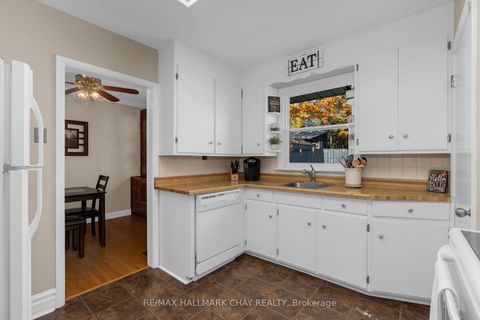 Photo 10 at 36 Grove Street E, Wellington, Barrie