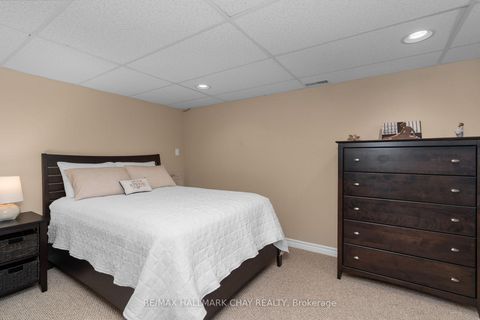 Photo 20 at 36 Grove Street E, Wellington, Barrie