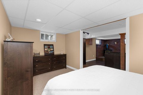 Photo 21 at 36 Grove Street E, Wellington, Barrie