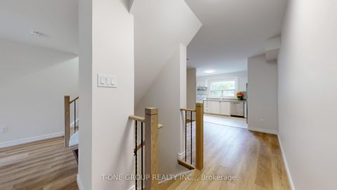 Photo 3 at 632 Adelaide Street W, Niagara, Toronto