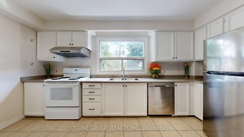 Photo 8 at 632 Adelaide Street W, Niagara, Toronto