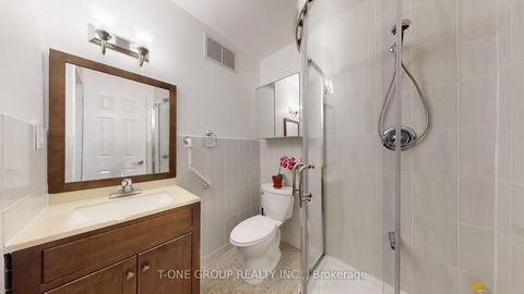 Photo 10 at 632 Adelaide Street W, Niagara, Toronto