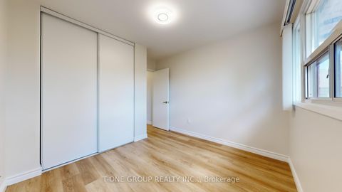 Photo 18 at 632 Adelaide Street W, Niagara, Toronto