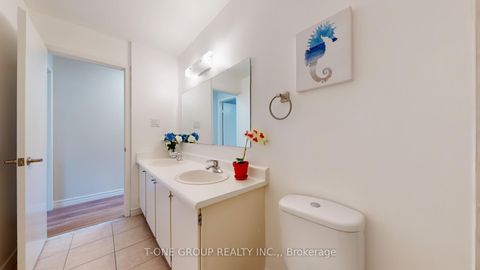 Photo 21 at 632 Adelaide Street W, Niagara, Toronto