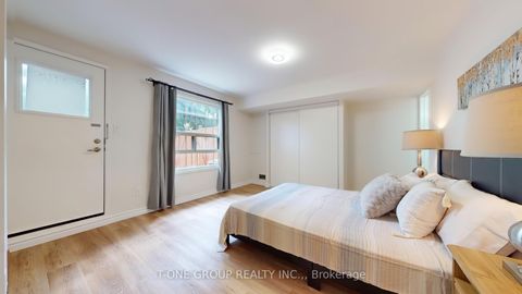 Photo 23 at 632 Adelaide Street W, Niagara, Toronto