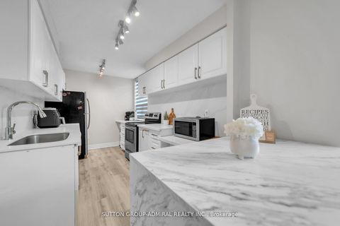 Photo 12 at 808 - 5 Old Sheppard Avenue, Pleasant View, Toronto