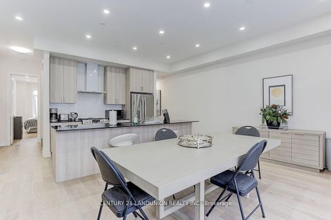 Photo 8 at 15 Ingersoll Lane, Jefferson, Richmond Hill