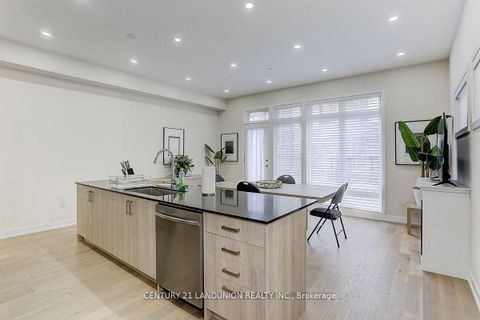 Photo 9 at 15 Ingersoll Lane, Jefferson, Richmond Hill