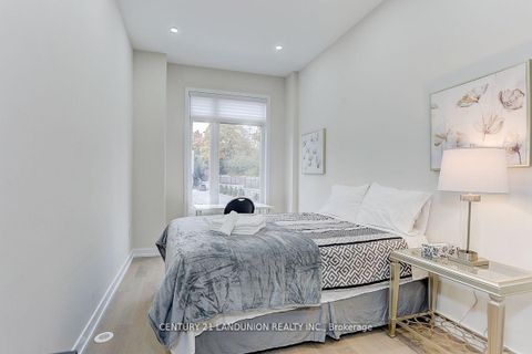 Photo 11 at 15 Ingersoll Lane, Jefferson, Richmond Hill