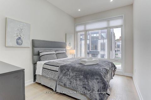 Photo 13 at 15 Ingersoll Lane, Jefferson, Richmond Hill