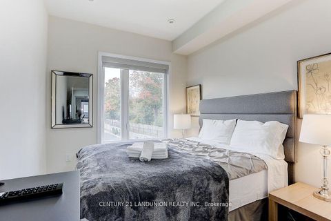 Photo 14 at 15 Ingersoll Lane, Jefferson, Richmond Hill