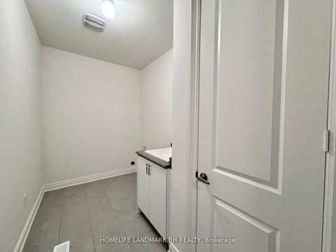 Photo 16 at 119 Prairie Rose Drive, Rural Richmond Hill, Richmond Hill