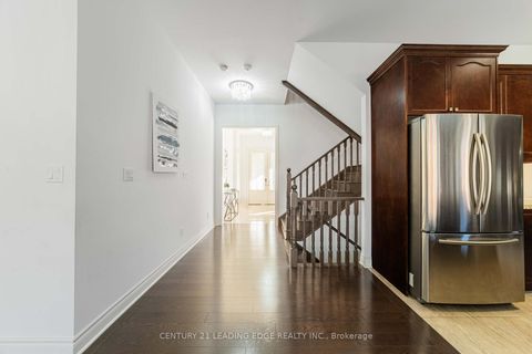 Photo 18 at 63 Ken Sinclair Crescent, Aurora Estates, Aurora