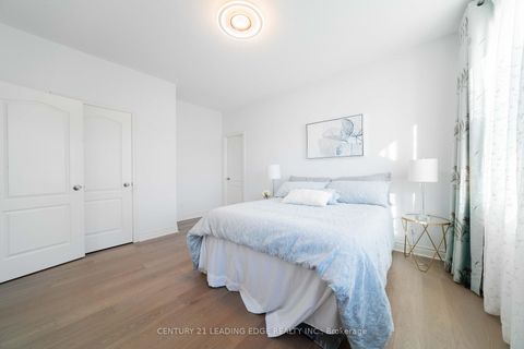 Photo 33 at 63 Ken Sinclair Crescent, Aurora Estates, Aurora