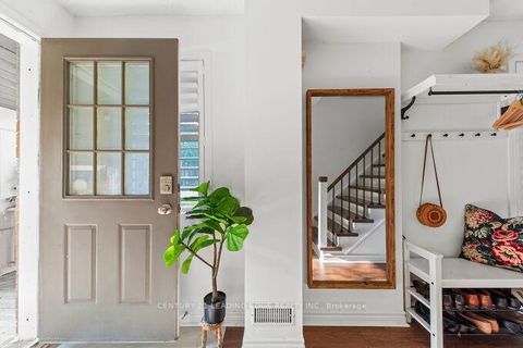 Photo 2 at 15 - 6400 Lawrence Avenue E, Rouge E10, Toronto