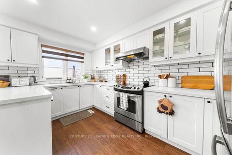 Photo 8 at 15 - 6400 Lawrence Avenue E, Rouge E10, Toronto