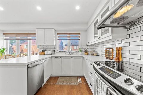 Photo 11 at 15 - 6400 Lawrence Avenue E, Rouge E10, Toronto