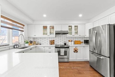 Photo 12 at 15 - 6400 Lawrence Avenue E, Rouge E10, Toronto