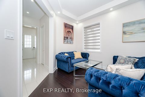 Photo 5 at 78 Gallant Place, Vellore Village, Vaughan