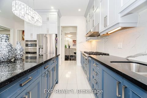 Photo 11 at 78 Gallant Place, Vellore Village, Vaughan