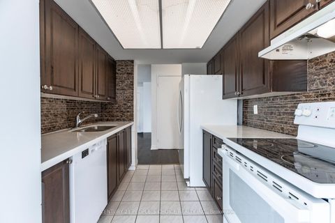 Photo 11 at 416 - 5 Rowntree Road, Jamestown, Toronto