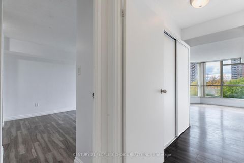 Photo 15 at 416 - 5 Rowntree Road, Jamestown, Toronto