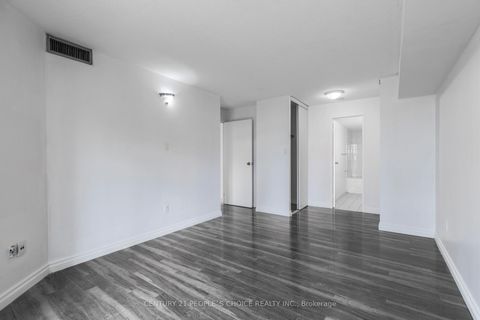 Photo 16 at 416 - 5 Rowntree Road, Jamestown, Toronto