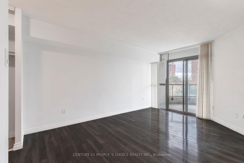 Photo 17 at 416 - 5 Rowntree Road, Jamestown, Toronto