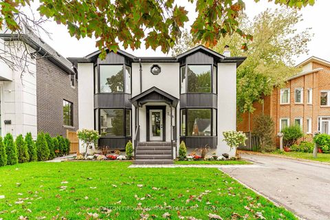 Photo 2 at 208 Homewood Avenue, Newtonbrook West, Toronto