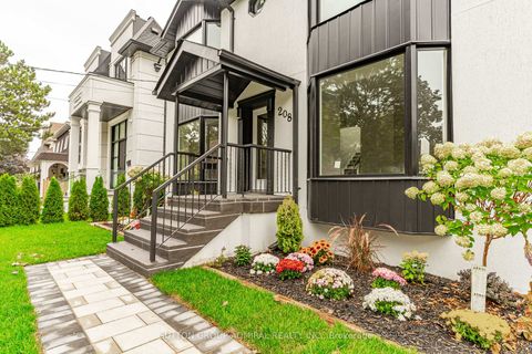 Photo 3 at 208 Homewood Avenue, Newtonbrook West, Toronto