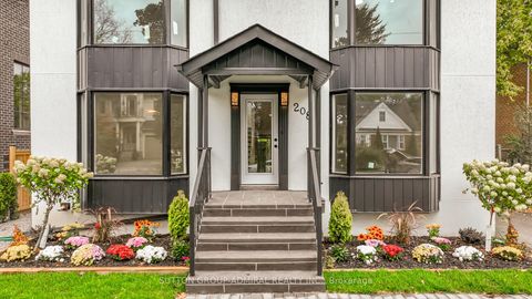 Photo 4 at 208 Homewood Avenue, Newtonbrook West, Toronto