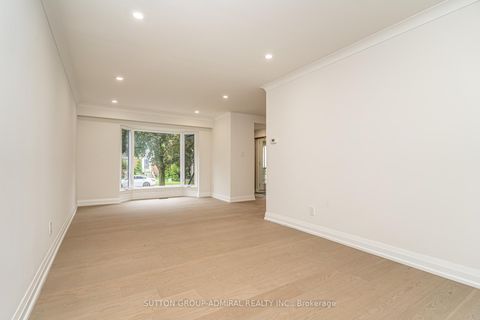 Photo 8 at 208 Homewood Avenue, Newtonbrook West, Toronto