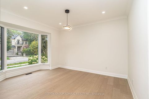 Photo 9 at 208 Homewood Avenue, Newtonbrook West, Toronto