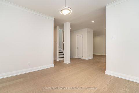 Photo 11 at 208 Homewood Avenue, Newtonbrook West, Toronto