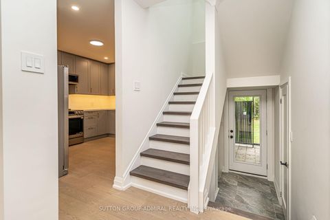 Photo 16 at 208 Homewood Avenue, Newtonbrook West, Toronto