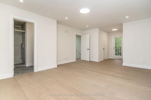 Photo 19 at 208 Homewood Avenue, Newtonbrook West, Toronto