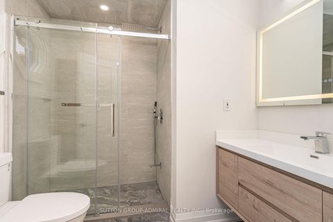 Photo 20 at 208 Homewood Avenue, Newtonbrook West, Toronto