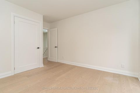 Photo 26 at 208 Homewood Avenue, Newtonbrook West, Toronto