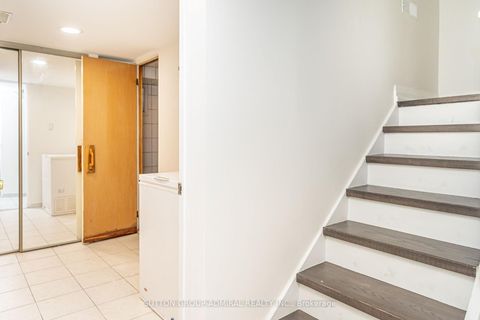 Photo 27 at 208 Homewood Avenue, Newtonbrook West, Toronto