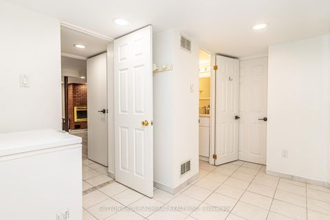 Photo 28 at 208 Homewood Avenue, Newtonbrook West, Toronto