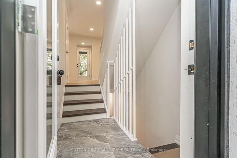 Photo 34 at 208 Homewood Avenue, Newtonbrook West, Toronto