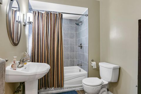 Photo 7 at 866 Scarborough Golf Clb Road, Woburn, Toronto