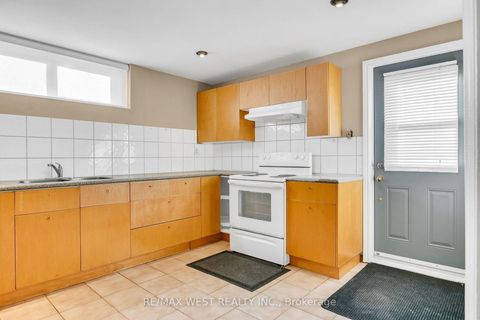 Photo 8 at 866 Scarborough Golf Clb Road, Woburn, Toronto