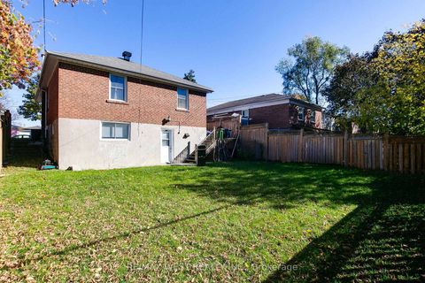 Photo 15 at 866 Scarborough Golf Clb Road, Woburn, Toronto