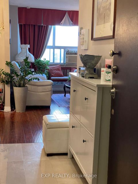 Photo 5 at 508 - 200 Lotherton Pathway, Glen Park, Toronto Photo 5 at 508 - 200 Lotherton Pathway, Glen Park, Toronto