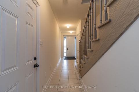 Photo 6 at 403 Tennant Circle, Vellore Village, Vaughan